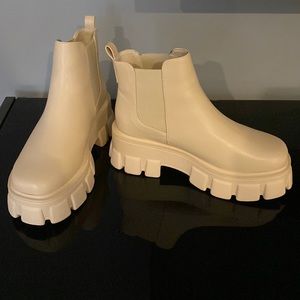 Lug sole boots
